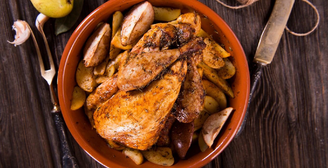 Perlhuhn auf Rahmwirsing mit Speck und Mandel-Kartoffelkuchen