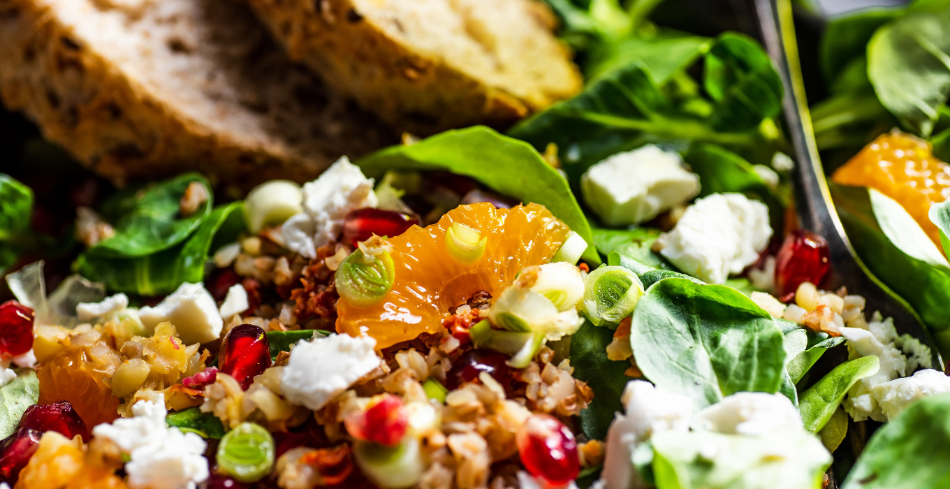 Feldsalat mit Rinderfiletstreifen oder Ziegenkäse