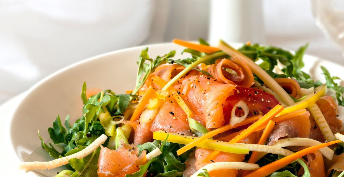 Schwarzwurzelsalat mit geräuchertem Lachs und Anis-Dressing