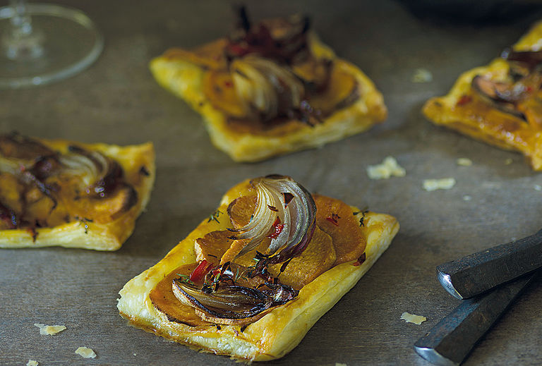 Süßkartoffel-Zwiebel-Schnitten mit Chili